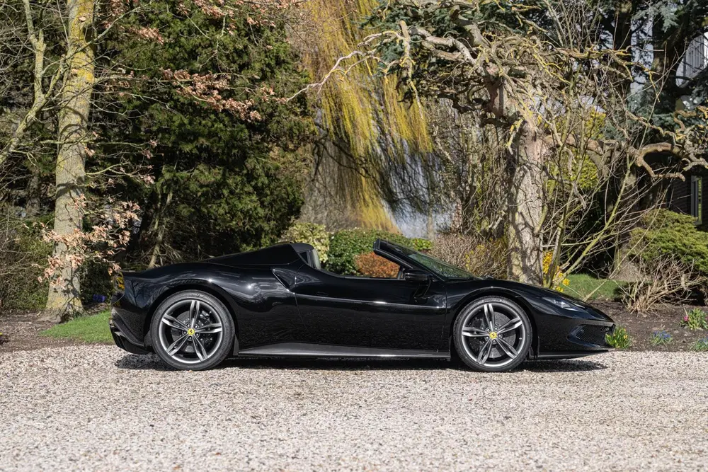 Ferrari 296 GTS 3.0 V6 ATELIER uit 2024, foto 8