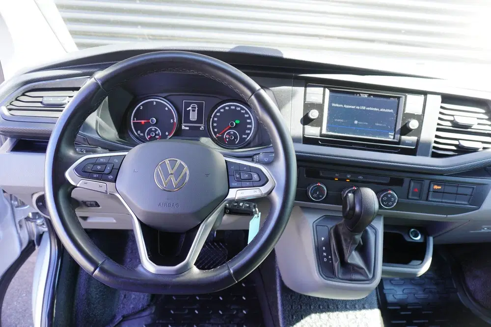 Volkswagen Transporter 150pk Automaat L2H1 Apple Carplay Cru uit 2023, foto 2