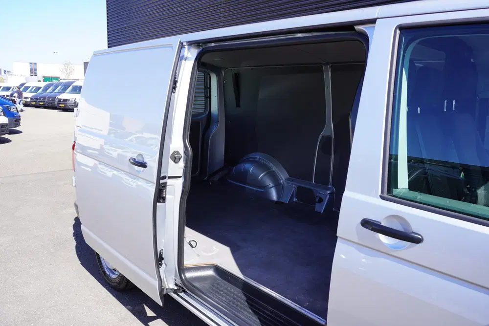 Volkswagen Transporter 150pk Automaat L2H1 Apple Carplay Cru uit 2023, foto 5