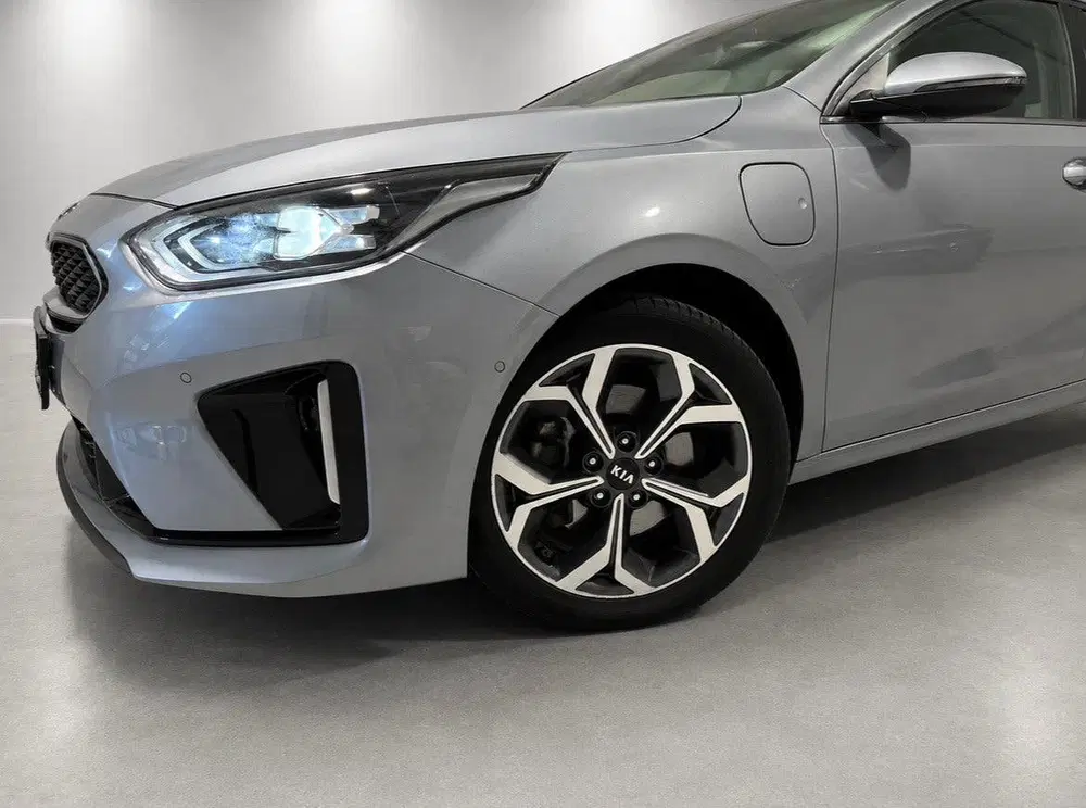 Kia Ceed 1.6 GDi PHEV uit 2021, foto 2