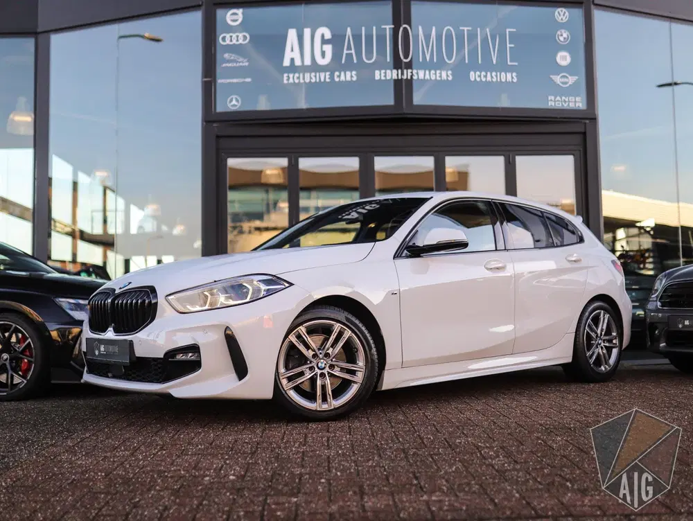 BMW 1-serie 118i High Executive uit 2019