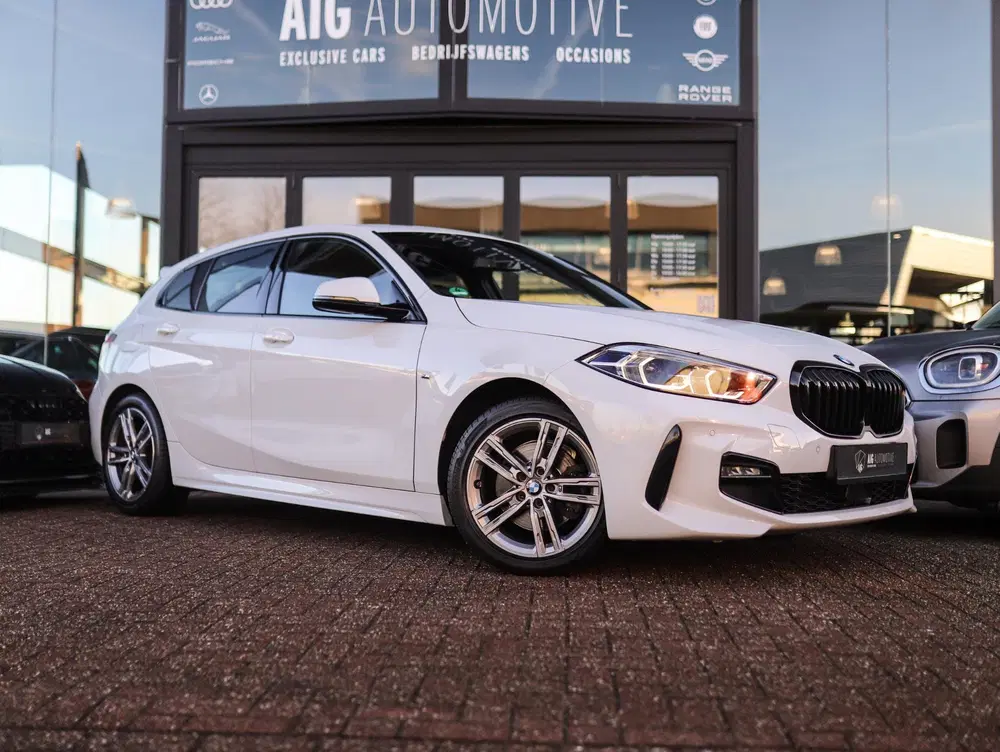 BMW 1-serie 118i High Executive uit 2019, foto 11