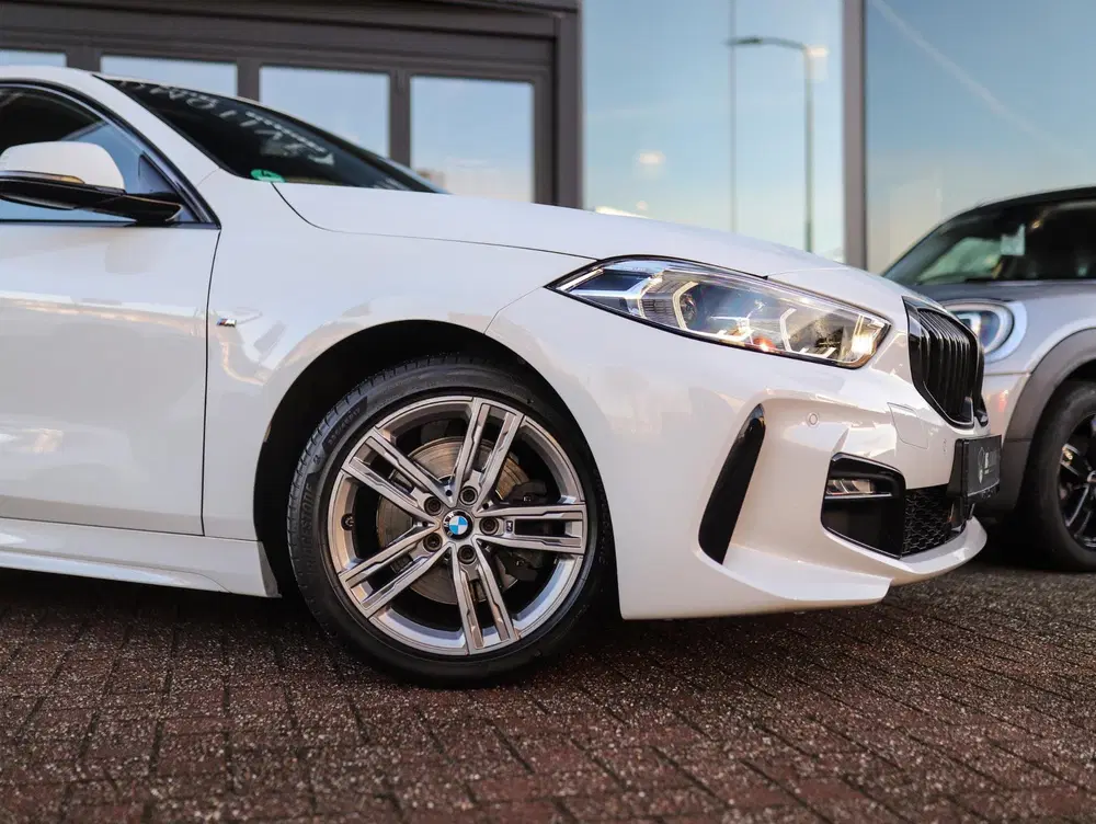 BMW 1-serie 118i High Executive uit 2019, foto 12