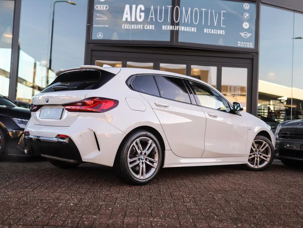 BMW 1-serie 118i High Executive uit 2019, foto 14