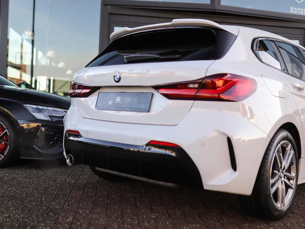 BMW 1-serie 118i High Executive uit 2019, foto 15