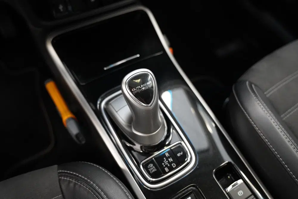 Mitsubishi Outlander 2.4 PHEV Intense+ Opendak Trekhaak uit 2019, foto 14