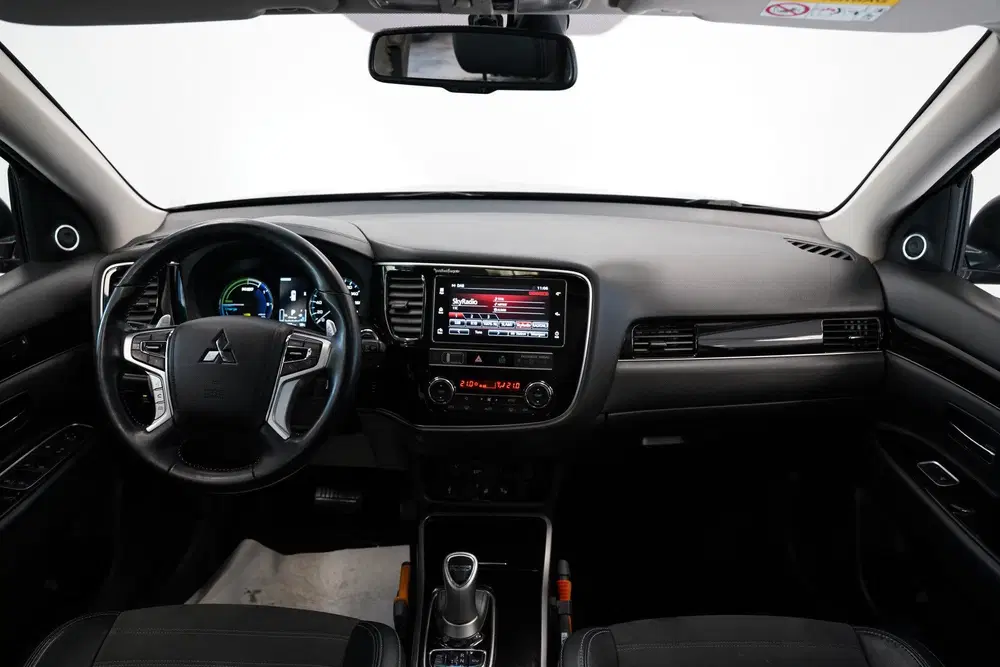 Mitsubishi Outlander 2.4 PHEV Intense+ Opendak Trekhaak uit 2019, foto 6