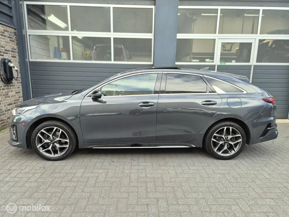 Kia ProCeed 1.0 T-GDI GT-Line uit 2021, foto 2