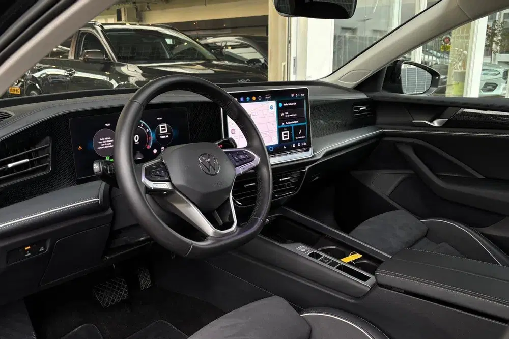 Volkswagen Passat 1.5 eTSI Business uit 2025, foto 2