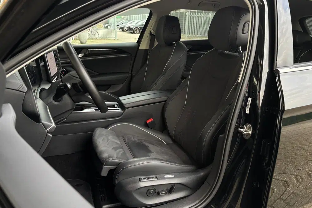 Volkswagen Passat 1.5 eTSI Business uit 2025, foto 4