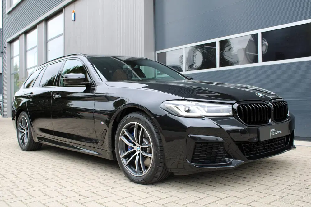 BMW 5-serie 530e High Executive uit 2021, foto 2