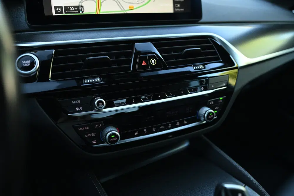 BMW 5-serie 530e High Executive M Sport Automaat uit 2022, foto 11