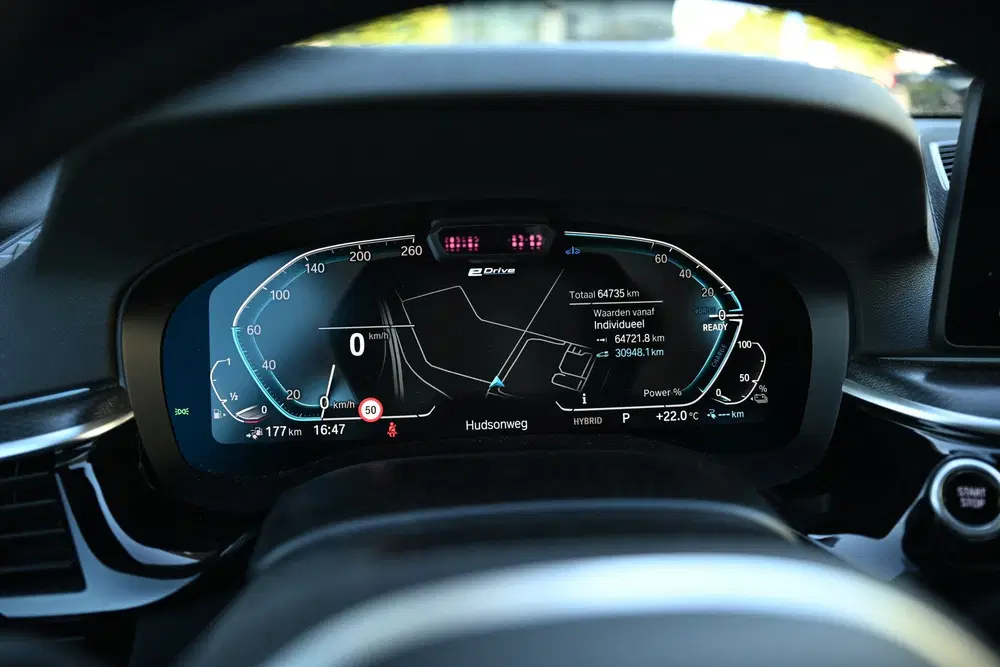 BMW 5-serie 530e High Executive M Sport Automaat uit 2022, foto 13