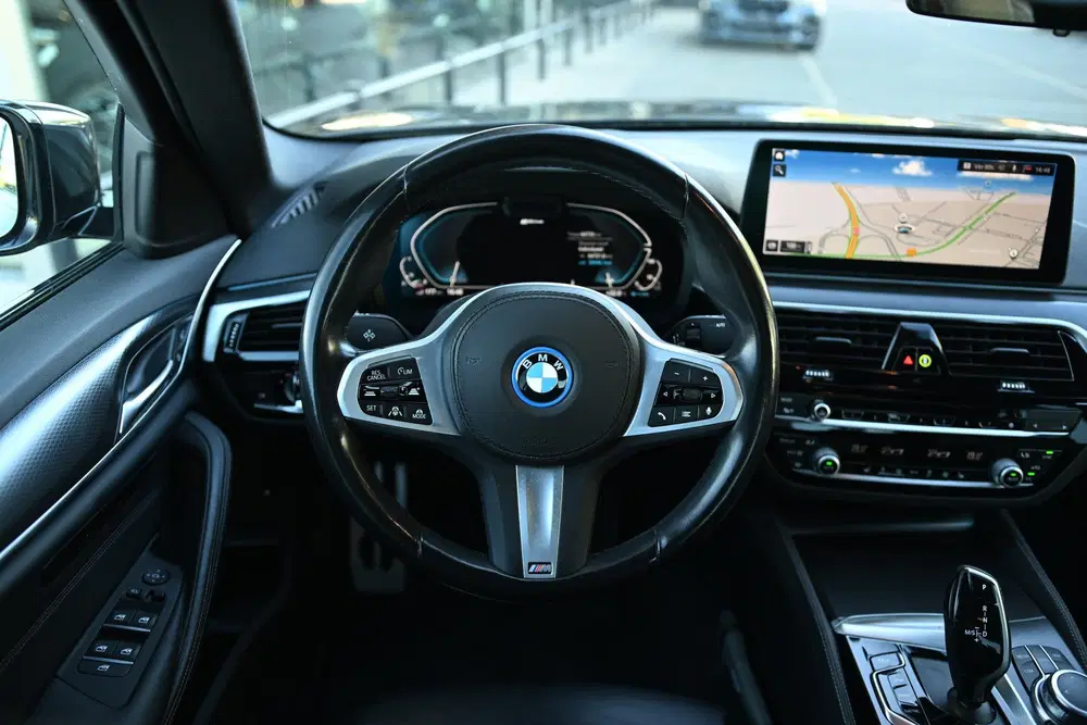 BMW 5-serie 530e High Executive M Sport Automaat uit 2022, foto 6