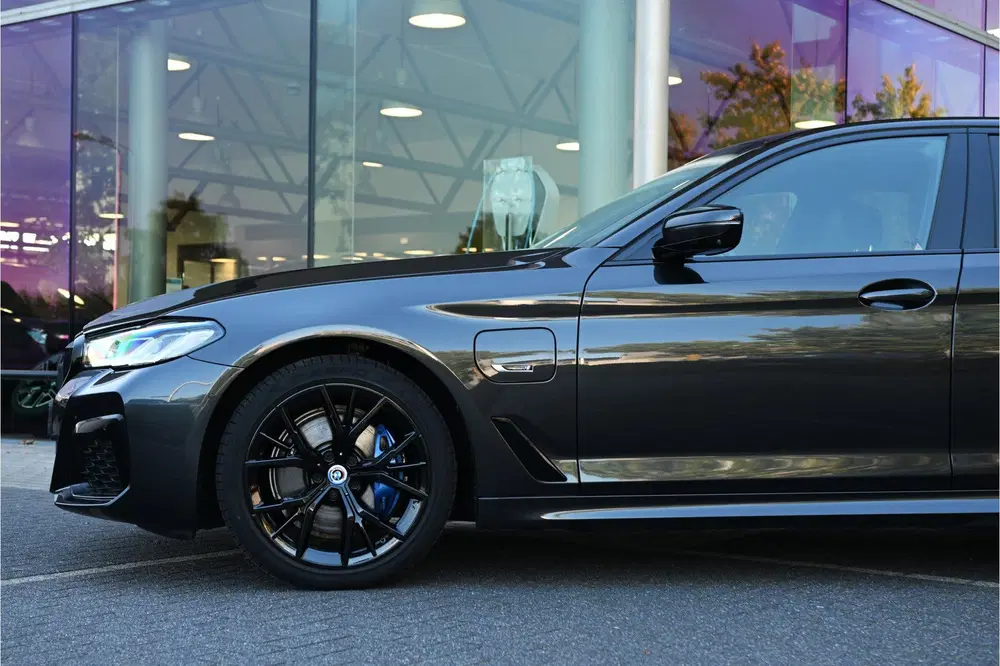 BMW 5-serie 530e High Executive M Sport Automaat uit 2022, foto 7