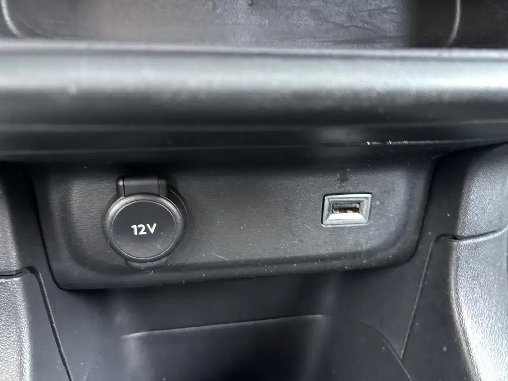 Citroën C3 Citroen C3 1.2 PureTech S&S Shine uit 2019, foto 15