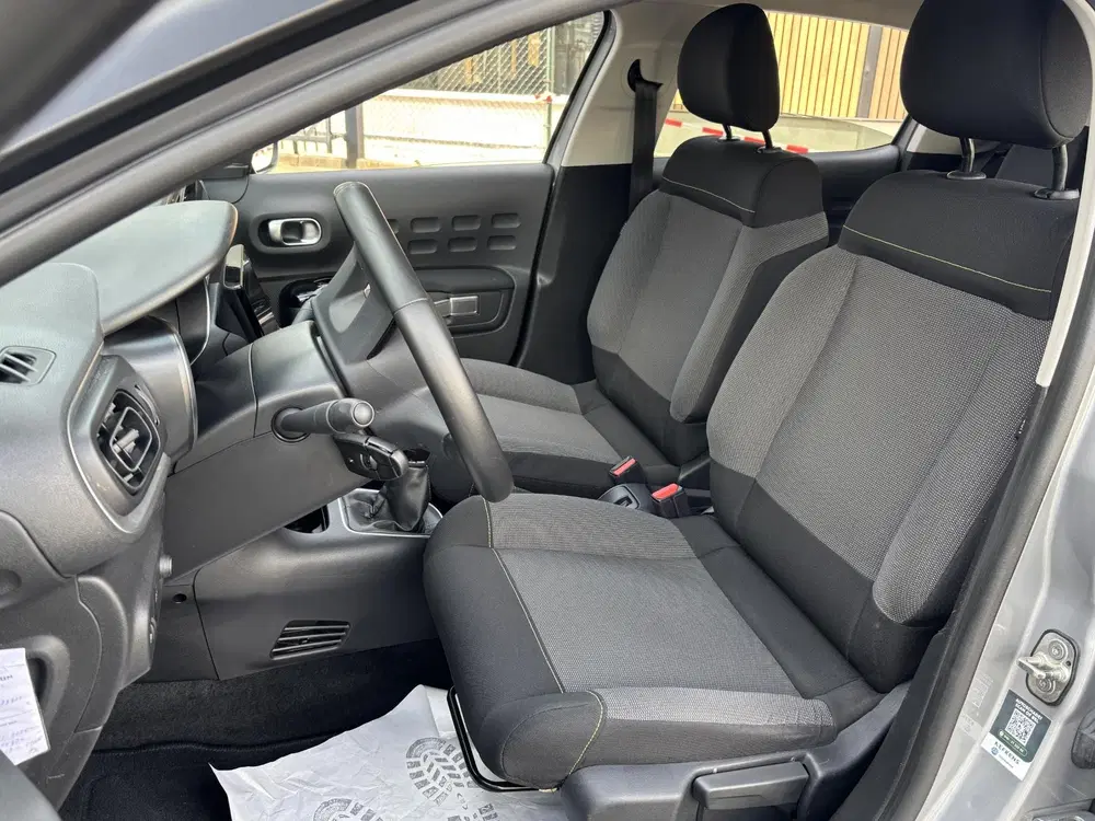 Citroën C3 Citroen C3 1.2 PureTech S&S Shine uit 2019, foto 4