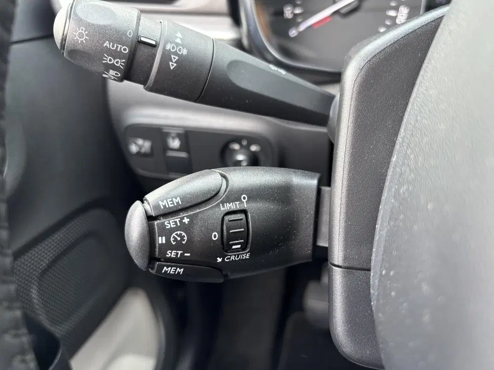 Citroën C3 Citroen C3 1.2 PureTech S&S Shine uit 2019, foto 7