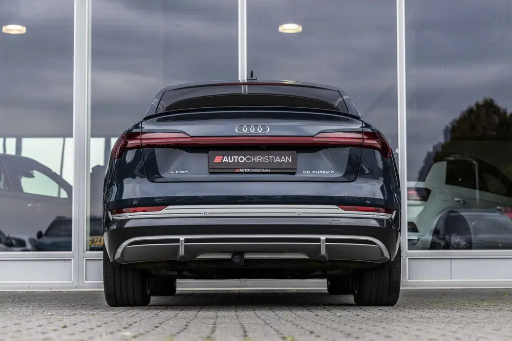Audi e-tron 55 quattro S edition 95 kWh uit 2020, foto 4