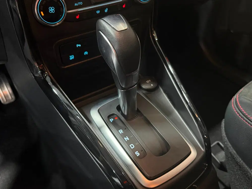 Ford EcoSport 1.0 EcoBoost ST-Line Black uit 2019, foto 11