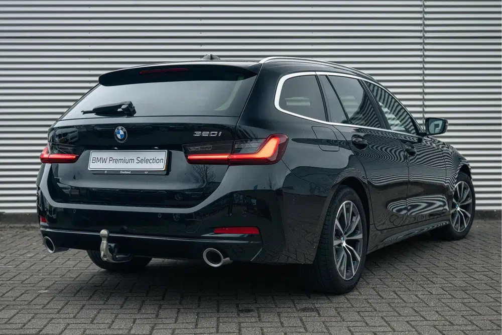 BMW 3-serie 320i Automaat uit 2023, foto 2