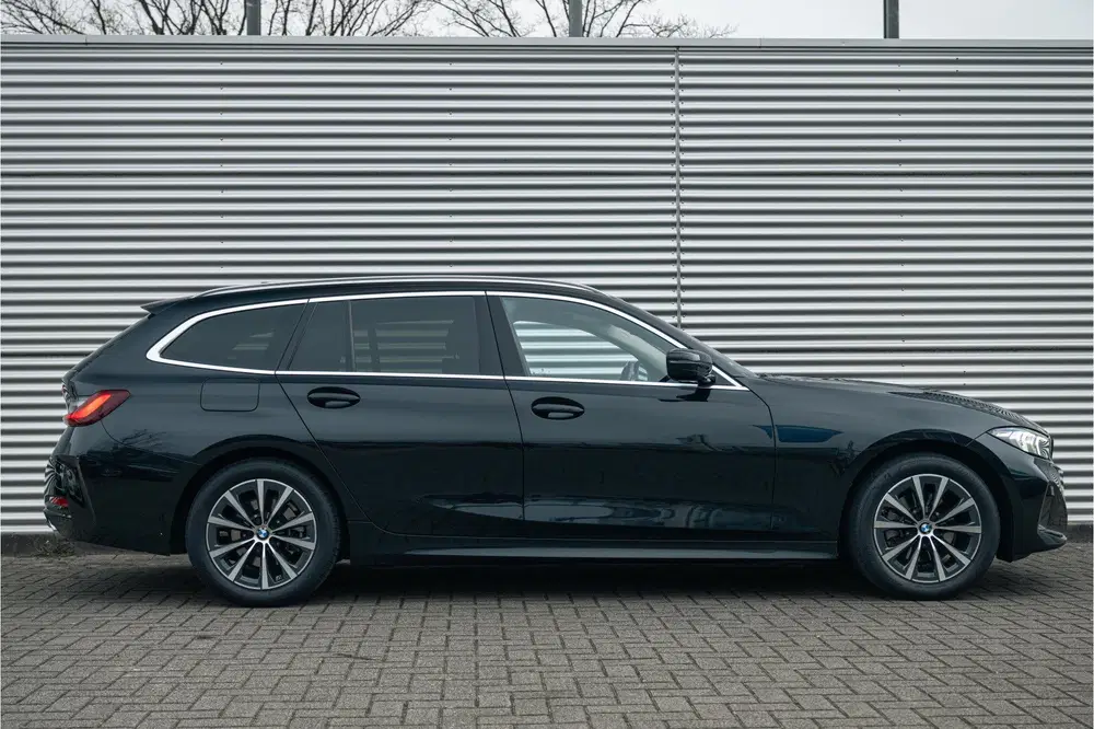 BMW 3-serie 320i Automaat uit 2023, foto 3