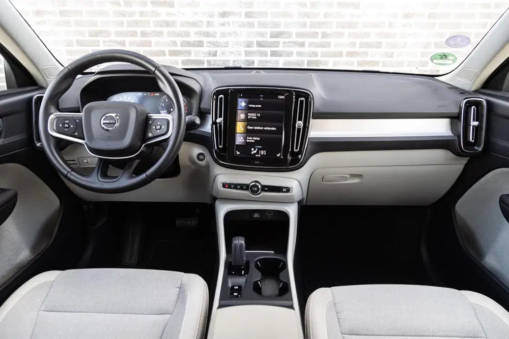 Volvo XC40 1.5 T3 Momentum Pro uit 2019, foto 2