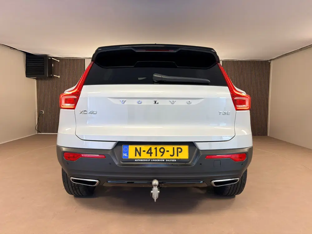 Volvo XC40 1.5 T3 R-Design H&K uit 2020, foto 14