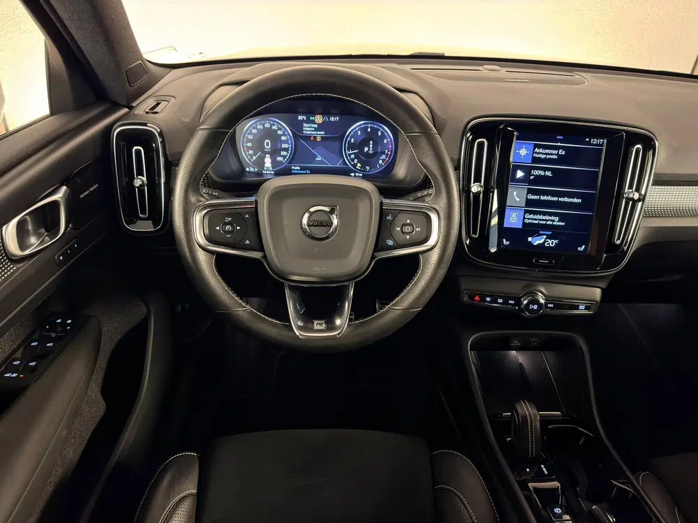 Volvo XC40 1.5 T3 R-Design H&K uit 2020, foto 15