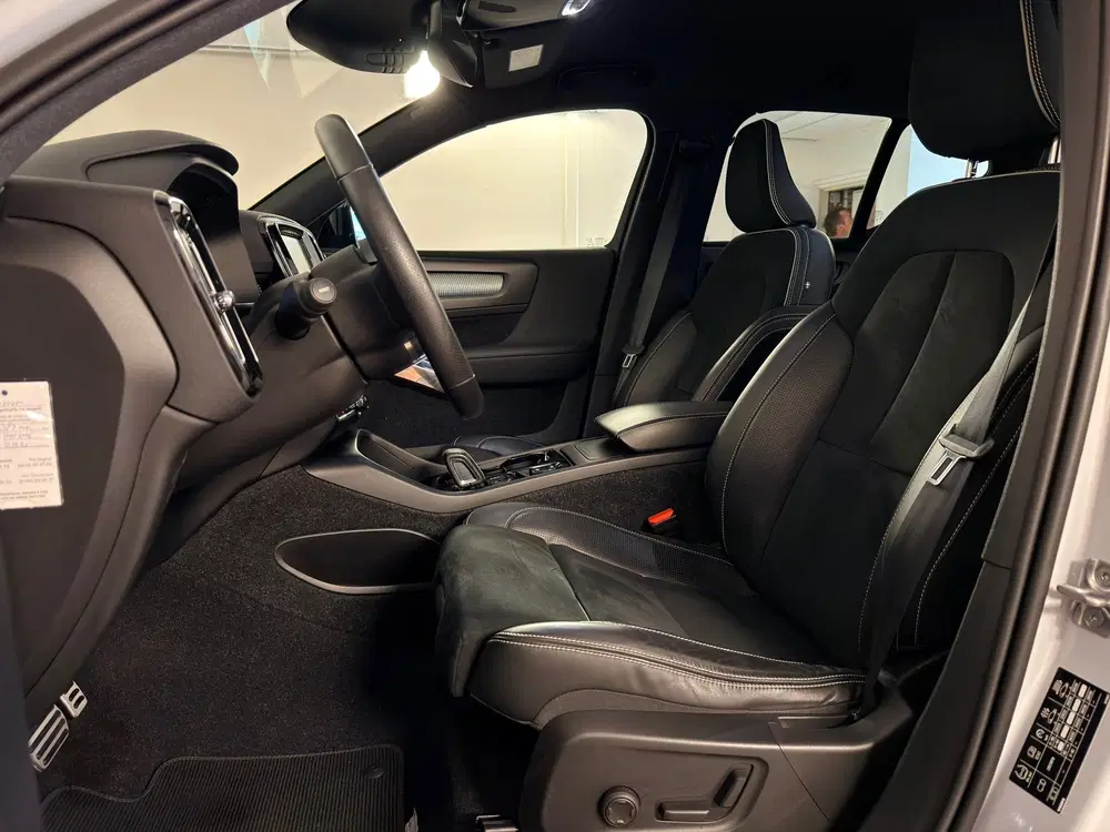 Volvo XC40 1.5 T3 R-Design H&K uit 2020, foto 4