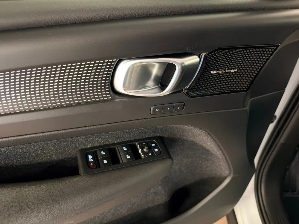 Volvo XC40 1.5 T3 R-Design H&K uit 2020, foto 8