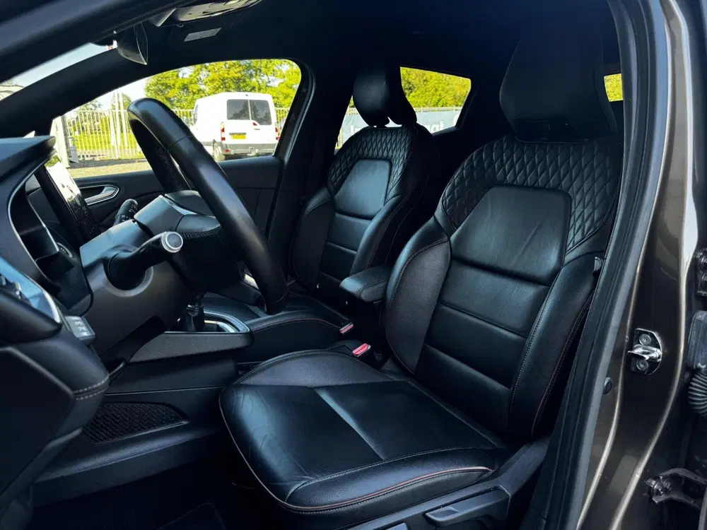Renault Clio 1.0 TCe Initiale Paris uit 2020, foto 4