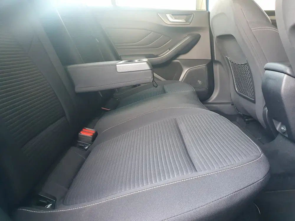 Ford Focus 1.0 EcoBoost Titanium Business NAVI uit 2019, foto 5