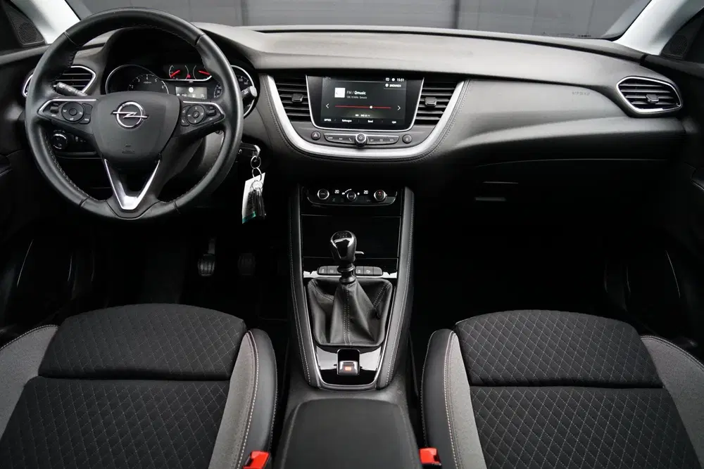 Opel Grandland 1.2 Turbo Innovation NL uit 2020, foto 4