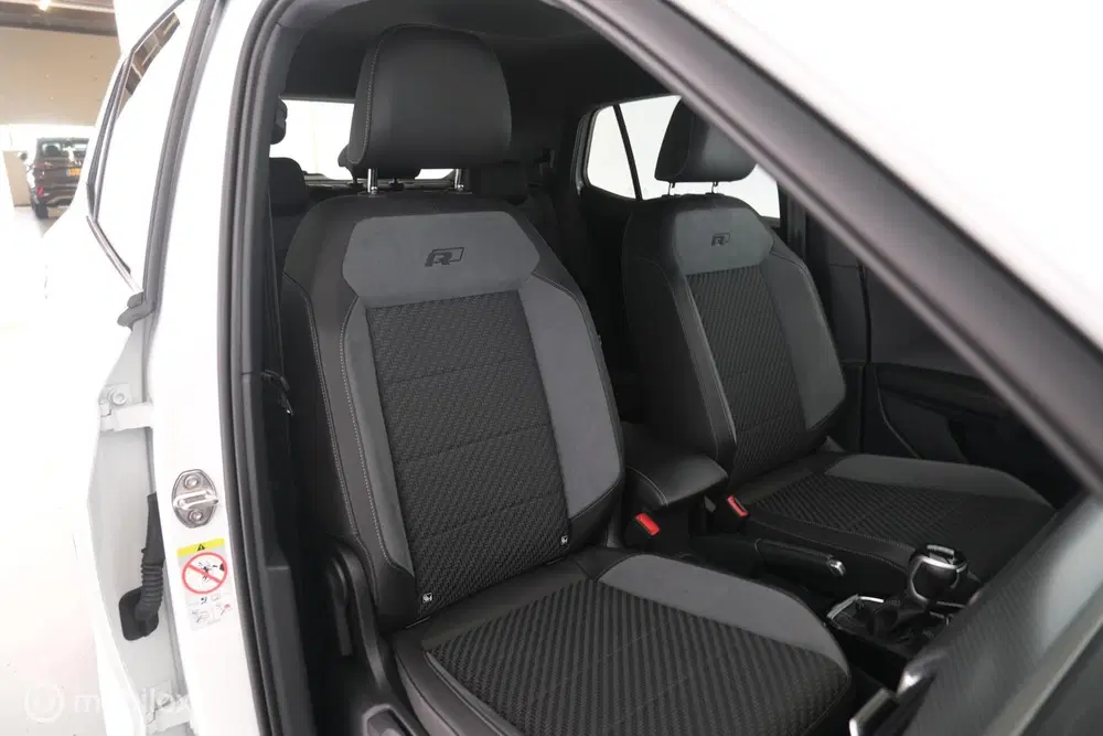 Volkswagen T-Cross 1.0 TSI DSG7 R-Line NL-auto uit 2022, foto 9