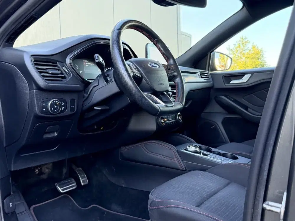 Ford Focus 1.5 ST Line uit 2020, foto 9