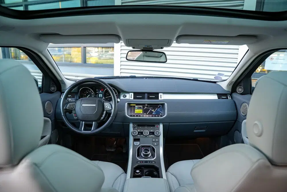 Land Rover Range Rover Evoque 2.0 Si4 HSE Dynamic Panodak Me uit 2019, foto 2