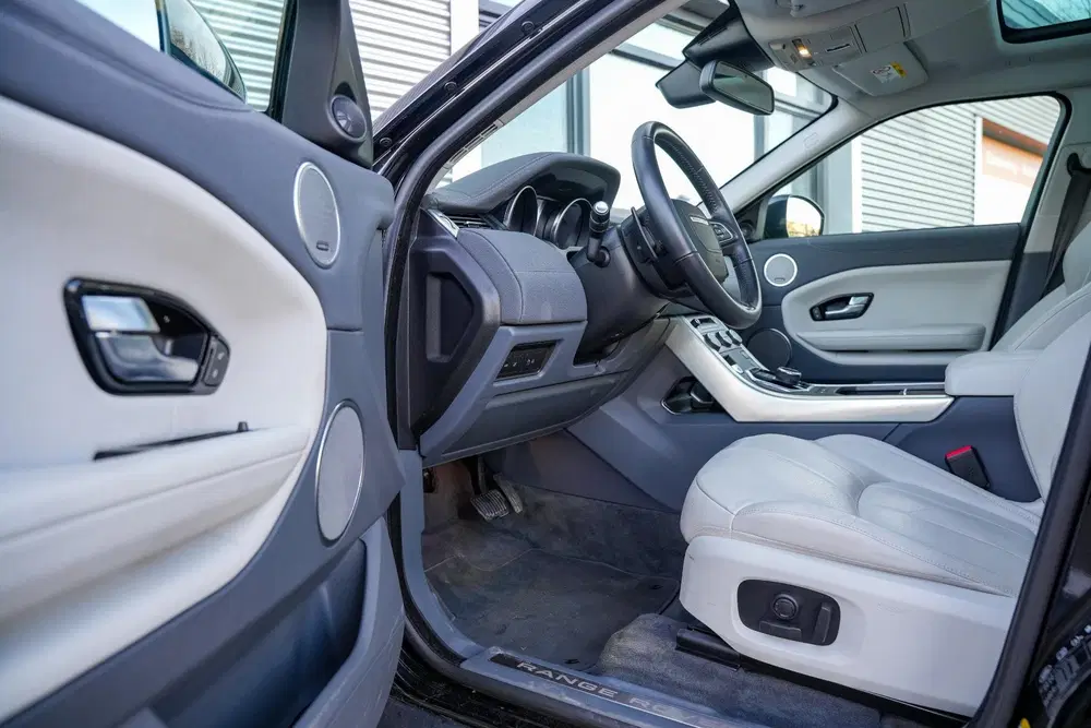 Land Rover Range Rover Evoque 2.0 Si4 HSE Dynamic Panodak Me uit 2019, foto 6