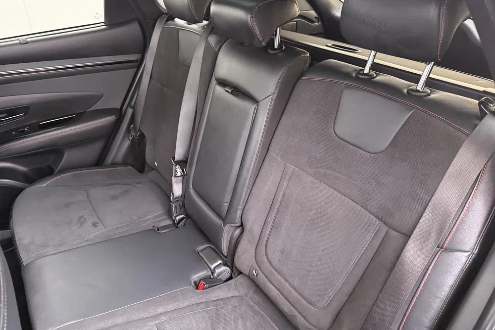 Hyundai TUCSON 1.6 180 PK T-GDI HEV N-Line Sky Pano Trekh uit 2022, foto 14