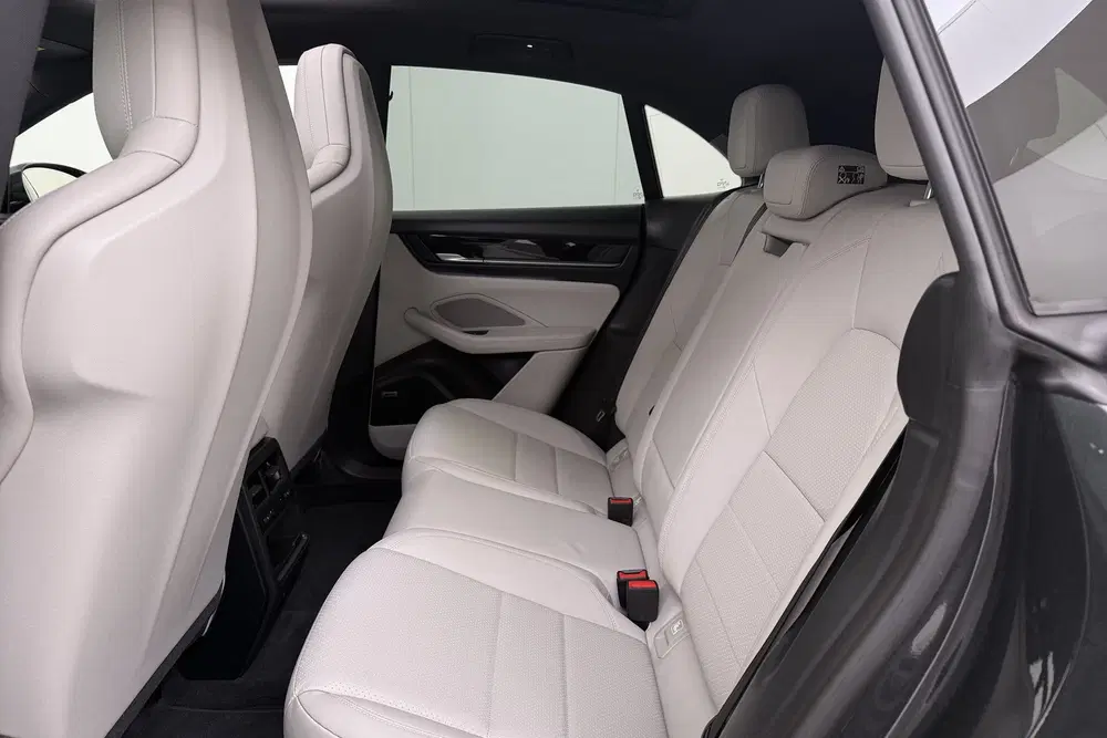 Porsche Macan 4 100 kWh (98%SOH) Pano Trekhaak SportChro uit 2024, foto 15