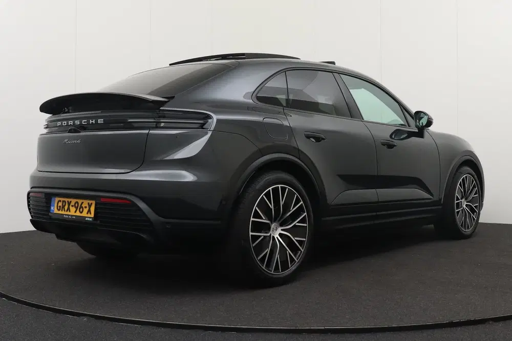 Porsche Macan 4 100 kWh (98%SOH) Pano Trekhaak SportChro uit 2024, foto 3