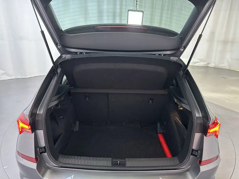 Skoda Kamiq 1.0 TSI Sport Business Virtual Cockpit Tre uit 2022, foto 15
