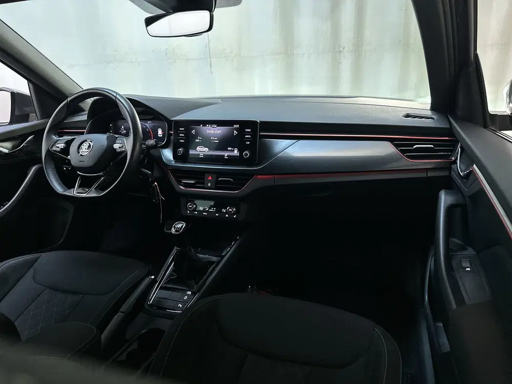 Skoda Kamiq 1.0 TSI Sport Business Virtual Cockpit Tre uit 2022, foto 2