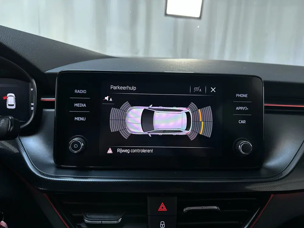 Skoda Kamiq 1.0 TSI Sport Business Virtual Cockpit Tre uit 2022, foto 9