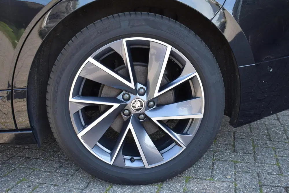 Skoda Enyaq 60 Sportline uit 2022, foto 6