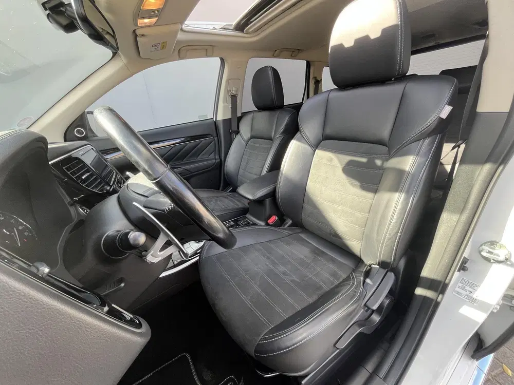Mitsubishi Outlander 2.4 PHEV Intense+ 100% dealer onderhoud uit 2019, foto 5