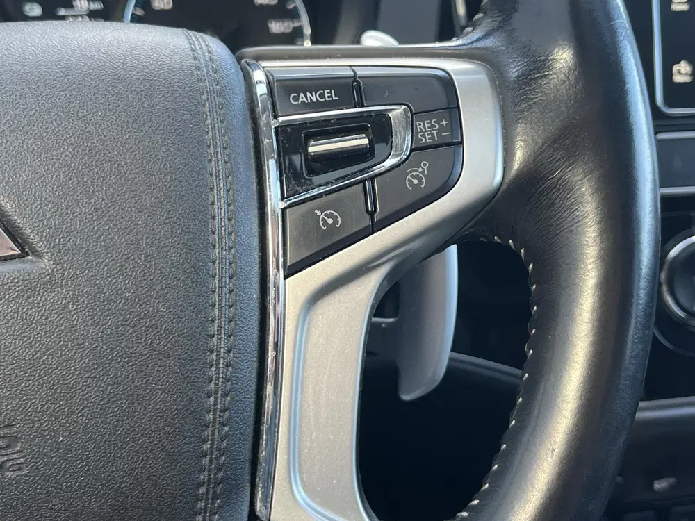 Mitsubishi Outlander 2.4 PHEV Intense+ 100% dealer onderhoud uit 2019, foto 9