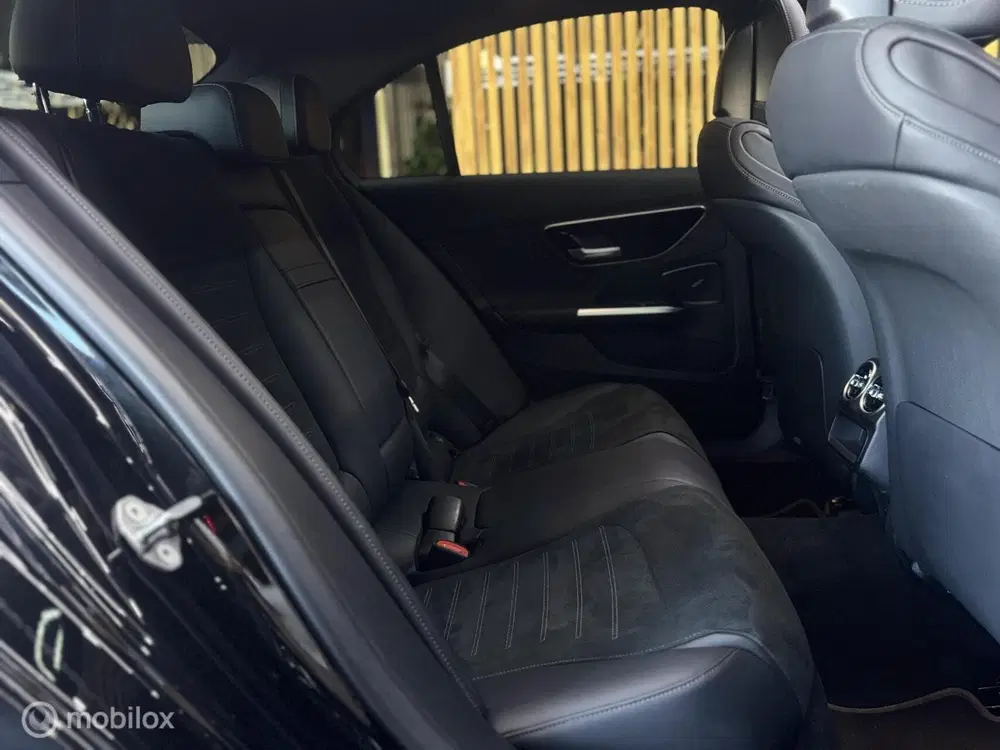 Mercedes-Benz C-Klasse Mercedes C-klasse 300 e AMG Line uit 2023, foto 14