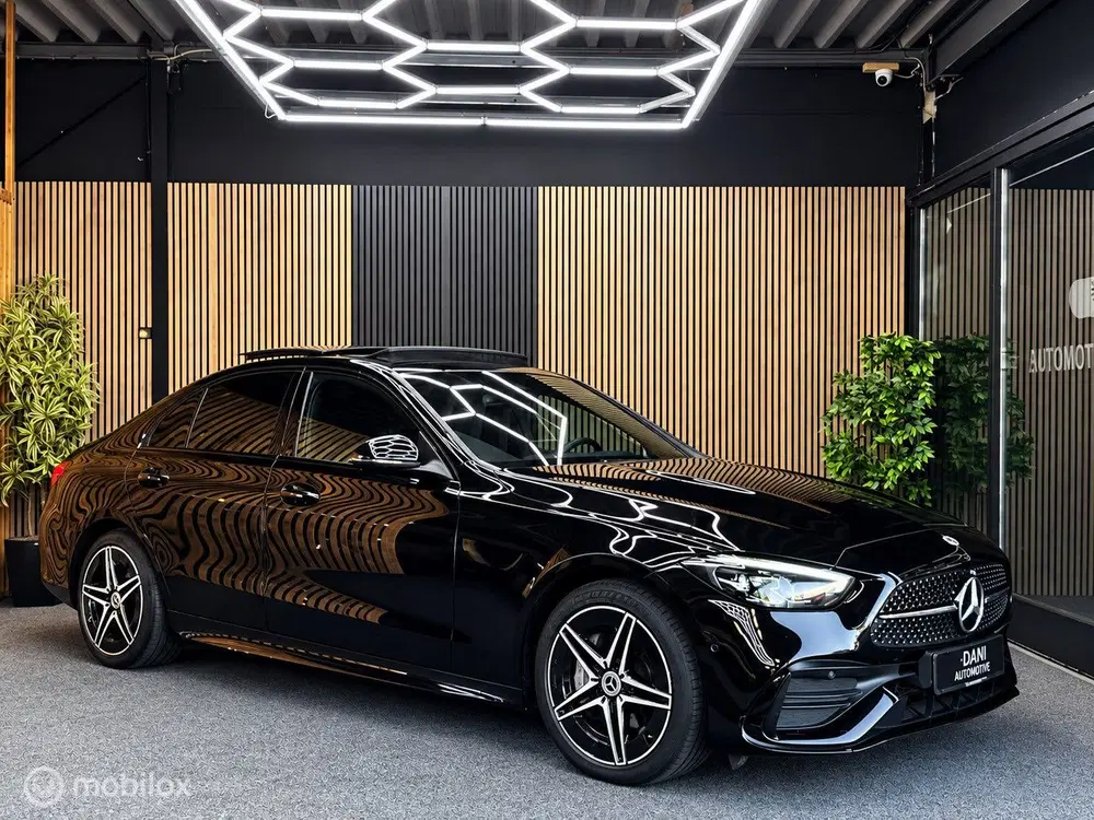 Mercedes-Benz C-Klasse Mercedes C-klasse 300 e AMG Line uit 2023, foto 6