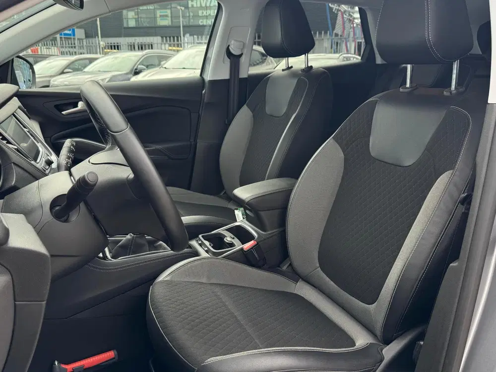 Opel Grandland 1.2 Turbo Innovation NL-AUTO uit 2019, foto 4